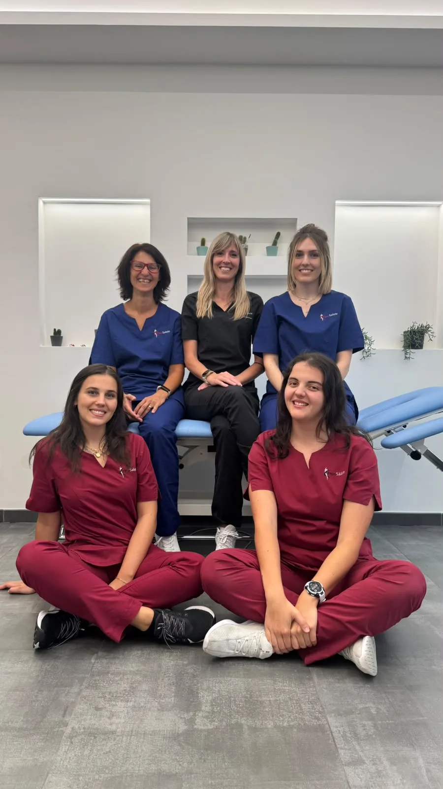Il team FisioSalute: Maria Mereghetti, Erika Voltan, Monica Colzada, Alessandra Cao e Silvia Simonini